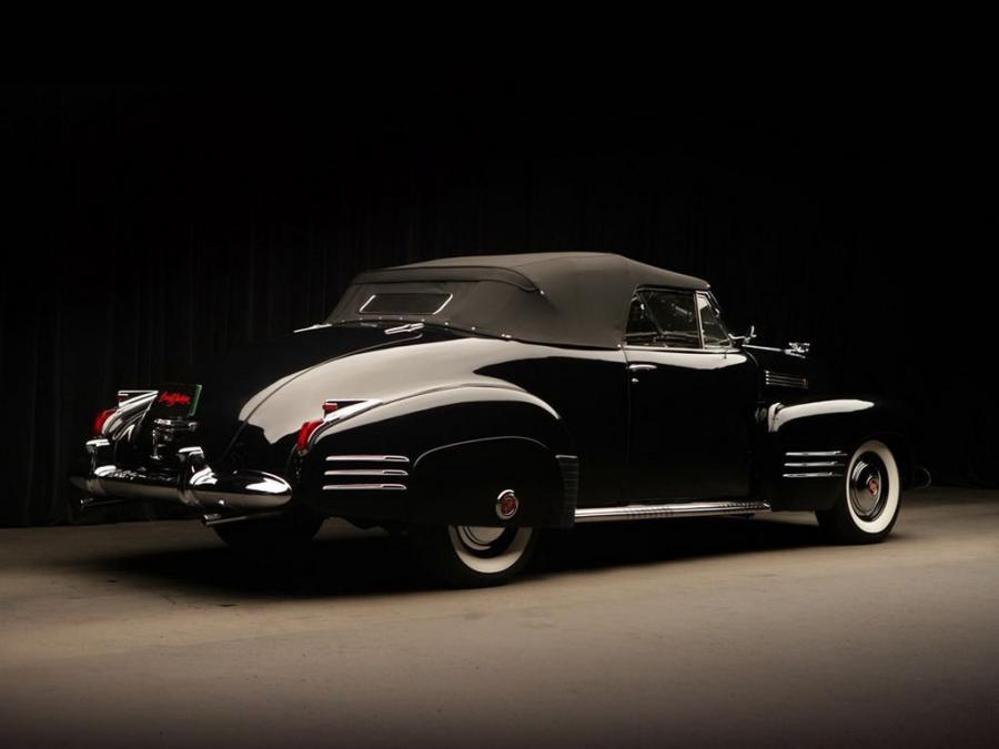  Cadillac Sixty-Two Convertible Coupe 1941 года  (фото 10 из 26)